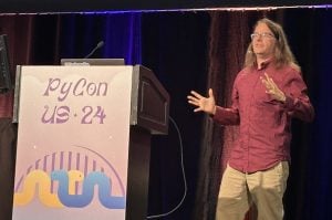 Simon Willison compartilhou suas idéias sobre como trabalhar com grandes modelos de linguagem na PyCon US.